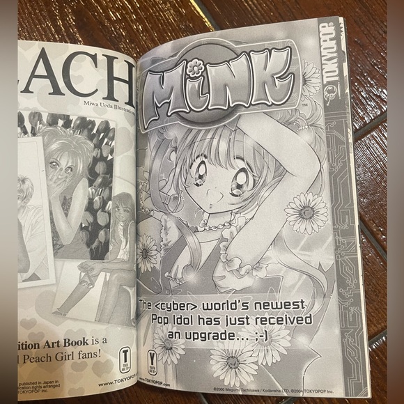 MewMew Hardcover Volume 7 Book - Picture 4 of 7